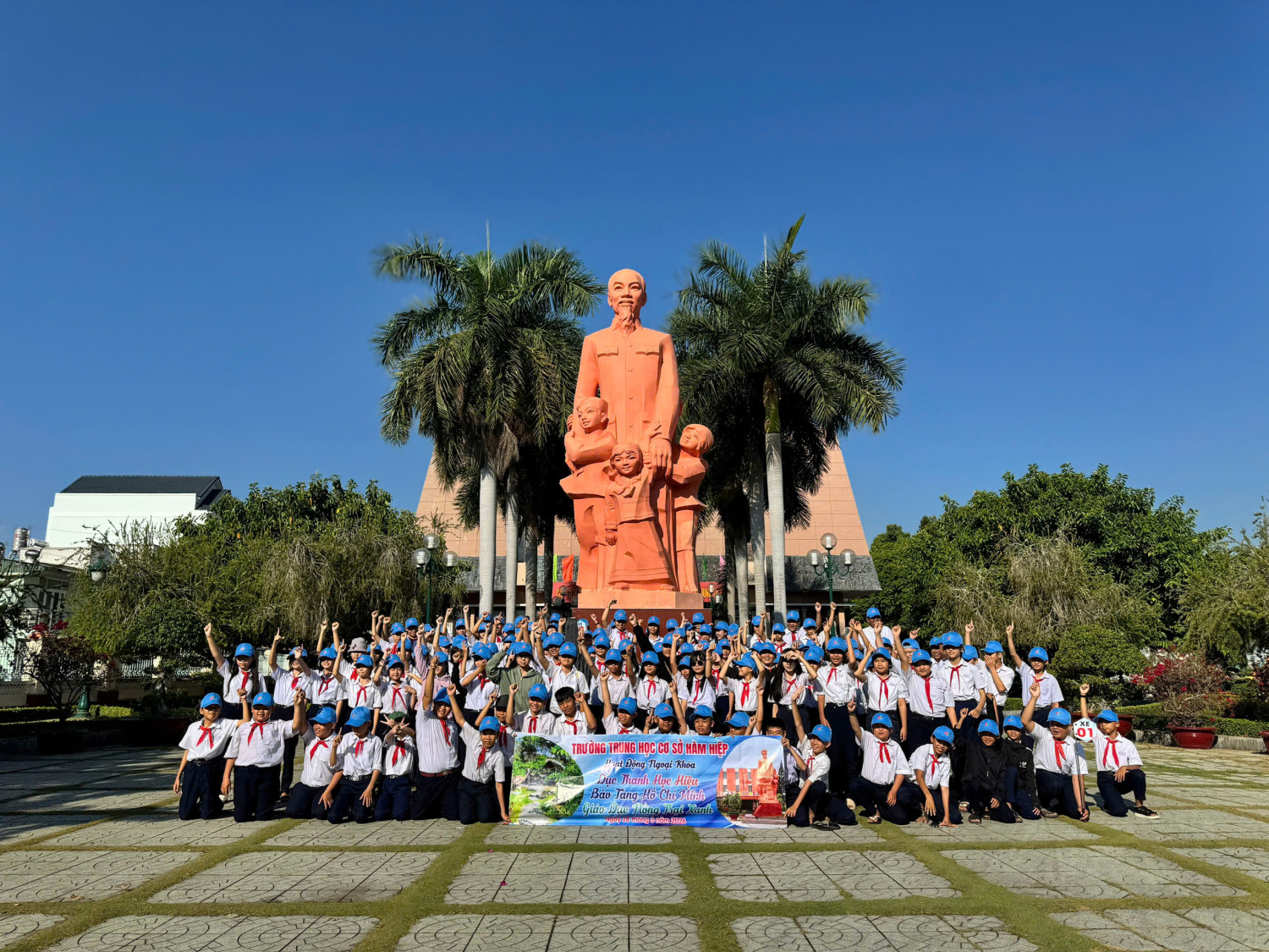 HOẠT ĐỘNG  TRẢI NGHIỆM, NGOẠI KHÓA "VỀ NGUỒN"  NĂM 2026